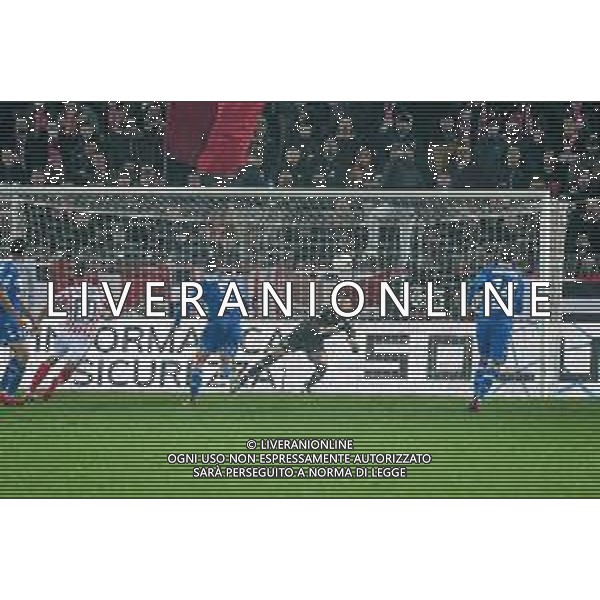 GriffoniE/LMedia - LR Vicenza vs Brescia Calcio - Italian Football Championship League BKT 2021/2022 20 November 2021 - Stadio Romeo Menti, Vicenza, Italy Photo showing: Stefano Giacomelli (Vicenza) scores a goal on free kick 2-3 @GriffoniE/LMedia/AGENZIA ALDO LIVERANI SAS