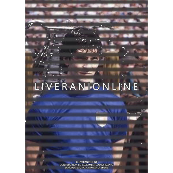 RETROSPETTIVA PAOLO ROSSI CALCIATORE NELLA FOTO PAOLO ROSSI CON LA MAGLIA DELLA NAZIONALE ITALIANA AG ALDO LIVERANI SAS
