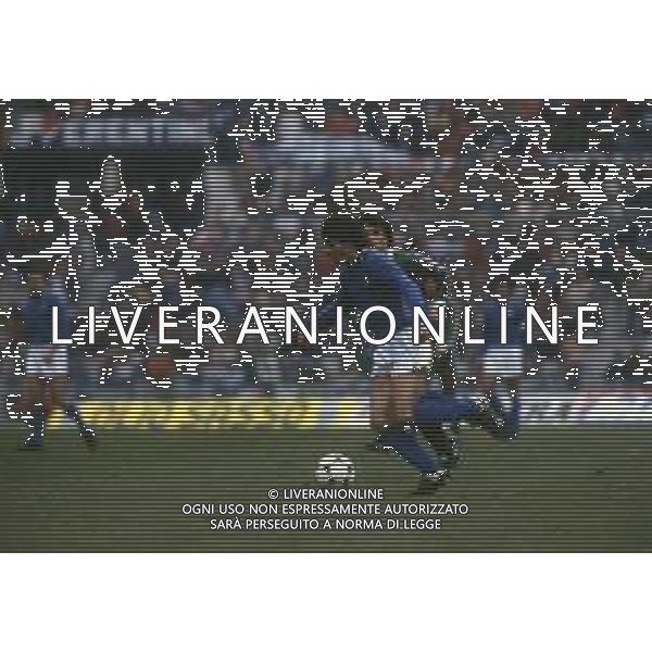 RETROSPETTIVA PAOLO ROSSI CALCIATORE NELLA FOTO PAOLO ROSSI CON LA MAGLIA DELLA NAZIONALE ITALIANA AG ALDO LIVERANI SAS