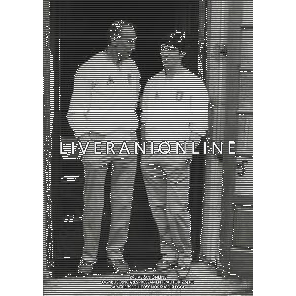 RETROSPETTIVA PAOLO ROSSI CALCIATORE NELLA FOTO PAOLO ROSSI CON LA MAGLIA DELLA NAZIONALE ITALIANA CON ENZO BEARZOT NELL\'ANNO 1982 AG ALDO LIVERANI SAS