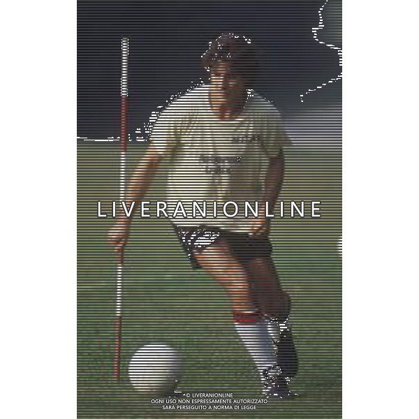 RETROSPETTIVA PAOLO ROSSI CALCIATORE NELLA FOTO PAOLO ROSSI IN ALLENAMENTO CON IL MILAN AG ALDO LIVERANI SAS