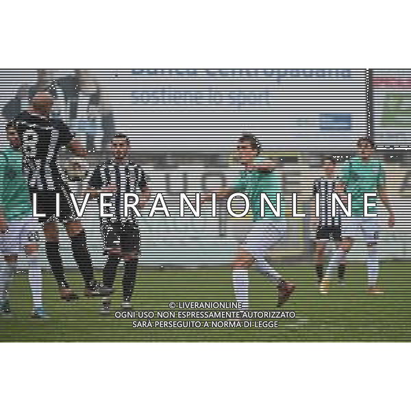 ¬© TVRG il tiro di Contessa (Rimini) respinto in area con il braccio da Brognoli (Fanfulla) ma l\'arbitro lascia giocare Fanfulla vs Rimini 12a giornata Campionato Serie D girone D Lodi 21-11-2021 Stadio Dossenina foto Roberto Garavaglia/ag. Aldo Liverani sas/ AGENZIA ALDO LIVERANI SAS