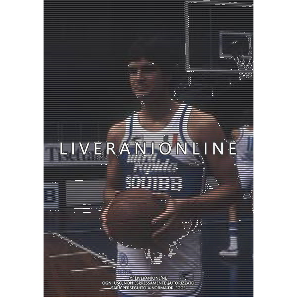 RETROSPETTIVA CHARLES JEROME KUPEC BASKET NELLA FOTO CHARLES JEROME KUPEC CON LA MAGLIA DELL\'ULTRA RAPIDA SQUIBB CANTU\' NELL\'ANNO 1981-1982 AG ALDO LIVERANI SAS