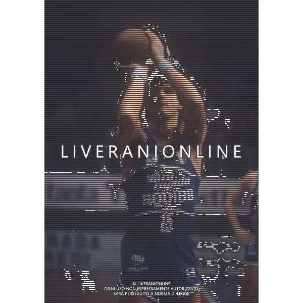 RETROSPETTIVA CHARLES JEROME KUPEC BASKET NELLA FOTO CHARLES JEROME KUPEC CON LA MAGLIA DELL\'ULTRA RAPIDA SQUIBB CANTU\' NELL\'ANNO 1981-1982 AG ALDO LIVERANI SAS
