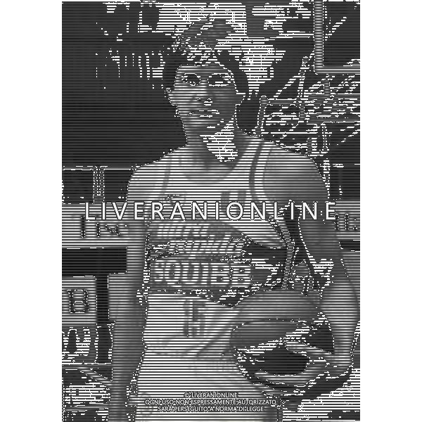 RETROSPETTIVA CHARLES JEROME KUPEC BASKET NELLA FOTO CHARLES JEROME KUPEC CON LA MAGLIA DELL\'ULTRA RAPIDA SQUIBB CANTU\' NELL\'ANNO 1981-1982 AG ALDO LIVERANI SAS