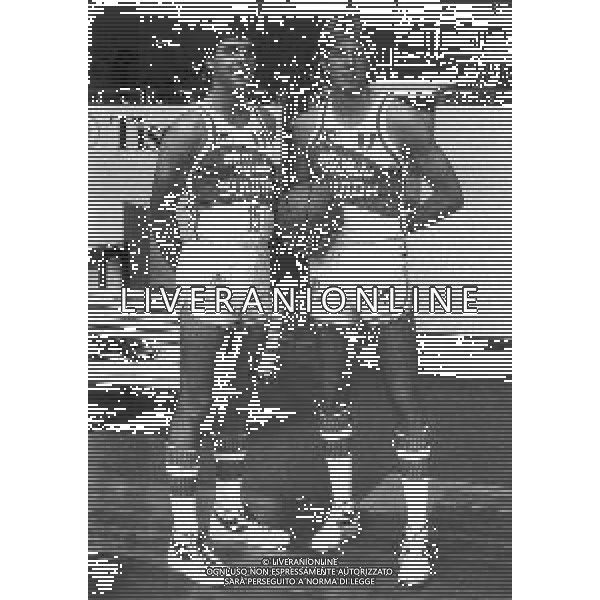 RETROSPETTIVA CHARLES JEROME KUPEC BASKET NELLA FOTO CHARLES JEROME KUPEC E BRUCE FLOWERS CON LA MAGLIA DELL\' ULTRA RAPIDA SQUIBB CANTU\'NELL\'ANNO 1981-1982 AG ALDO LIVERANI SAS