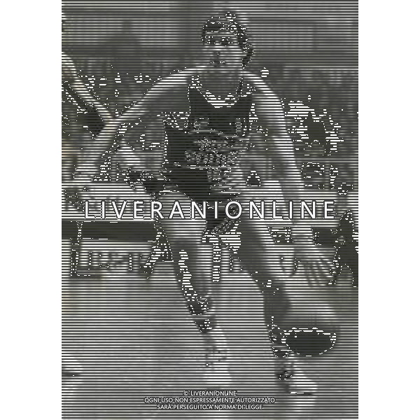 RETROSPETTIVA CHARLES JEROME KUPEC BASKET NELLA FOTO CHARLES JEROME KUPEC CON LA MAGLIA DELL\'ULTRA RAPIDA SQUIBB CANTU\' NELL\'ANNO 1981-1982 AG ALDO LIVERANI SAS