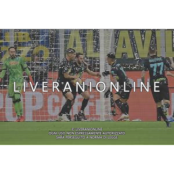 esultanza Inter dopo il gol dell\'1 a 1 Hakan Calhanoglu Inter vs Napoli Campionato Serie A TIM - 13a giornata Milano 21-11-2021 Stadio Giuseppe Meazza - San Siro foto Roberto Garavaglia/ag. Aldo Liverani sas / AGENZIA ALDO LIVERANI SAS