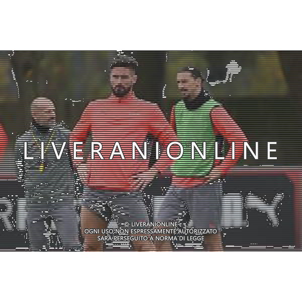 ¬© TVRG allenamento Milan nella foto Olivier Giroud SX e Zlatan Ibrahimovic DX Carnago (VA) 23-11-2021 Centro sportivo Milanello Allenamento del Milan in preparazione della gara contro l\'Atletico Madrid valevole per la 5a giornata del gruppo B della fase a gironi della UEFA Champions League foto Roberto Garavaglia/ag. Aldo Liverani sas/AGENZIA ALDO LIVERANI SAS