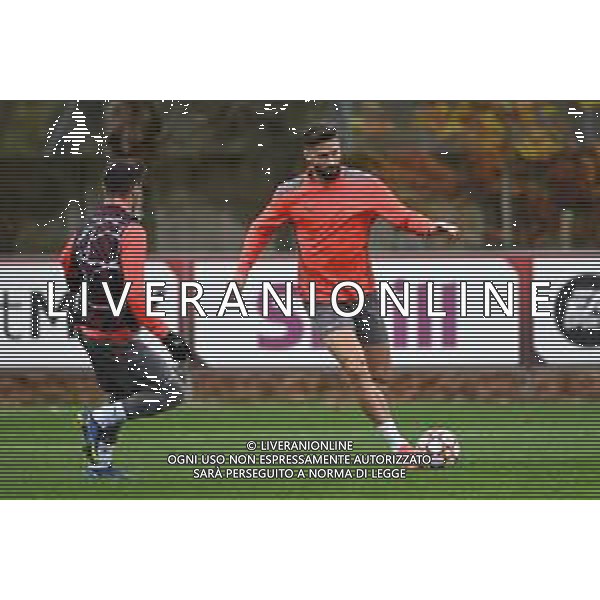 ¬© TVRG allenamento Milan nella foto Olivier Giroud Carnago (VA) 23-11-2021 Centro sportivo Milanello Allenamento del Milan in preparazione della gara contro l\'Atletico Madrid valevole per la 5a giornata del gruppo B della fase a gironi della UEFA Champions League foto Roberto Garavaglia/ag. Aldo Liverani sas/AGENZIA ALDO LIVERANI SAS