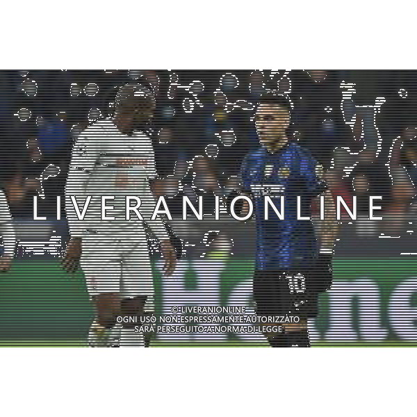 tensione tra Marlon (Shakhtar Donetsk) e Lautaro Martrinez (Inter) dopo un contatto in area Inter vs Shakhtar Donetsk UEFA Champions League fase a gironi 5a giornata - gruppo D Milano 24-11-2021 Stadio Giuseppe Meazza - San Siro foto Roberto Garavaglia/ag. Aldo Liverani sas /AGENZIA ALDO LIVERANI SAS