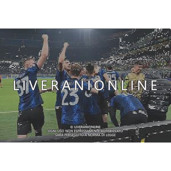esultanza Inter dopo il gol dell\'1 a 0 Edin Dzeko Inter vs Shakhtar Donetsk UEFA Champions League fase a gironi 5a giornata - gruppo D Milano 24-11-2021 Stadio Giuseppe Meazza - San Siro foto Roberto Garavaglia/ag. Aldo Liverani sas /AGENZIA ALDO LIVERANI SAS