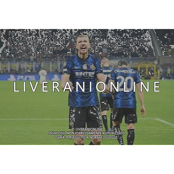 Edin Dzeko (Inter) esulta dopo il gol dell\'1 a 0 Inter vs Shakhtar Donetsk UEFA Champions League fase a gironi 5a giornata - gruppo D Milano 24-11-2021 Stadio Giuseppe Meazza - San Siro foto Roberto Garavaglia/ag. Aldo Liverani sas /AGENZIA ALDO LIVERANI SAS