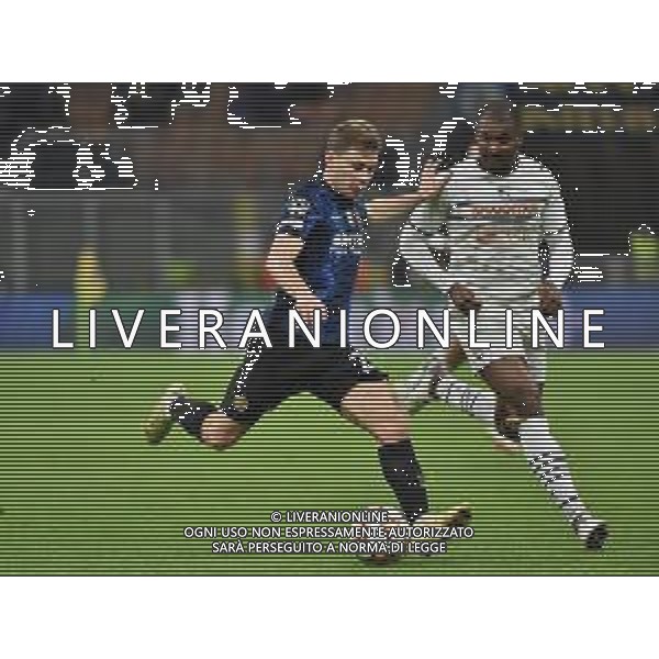 Nicolo\' Barella (Inter) e sulla DX Marlon (Shakhtar Donetsk) Inter vs Shakhtar Donetsk UEFA Champions League fase a gironi 5a giornata - gruppo D Milano 24-11-2021 Stadio Giuseppe Meazza - San Siro foto Roberto Garavaglia/ag. Aldo Liverani sas