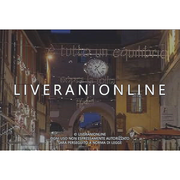 IMOLA 26 11 2021 LUMINARIE CON LE FRASI E LA FIRMA DI VASCO ROSSI E CESARE CREMONINI IN CENTRO NELLA FOTO FIRMA DI VASCO ROSSI ©SANNA/AGENZIA ALDO LIVERANI SAS