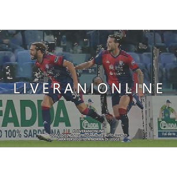 26-11-2021. Cagliari Calcio - U.S. Salernitana. 14° giornata Serie A calcio 2021-2022. Italia, Sardegna, Cagliari, Stadio Unipol Domus. Salvatore Moi/Aldo Liverani s.a.s. Nella foto: gol ed esultanza Cagliari in casa cotro Salernitana. Segna: Leonardo Pavoletti Cagliari ©MOI/AGENZIA ALDO LIVERANI SAS