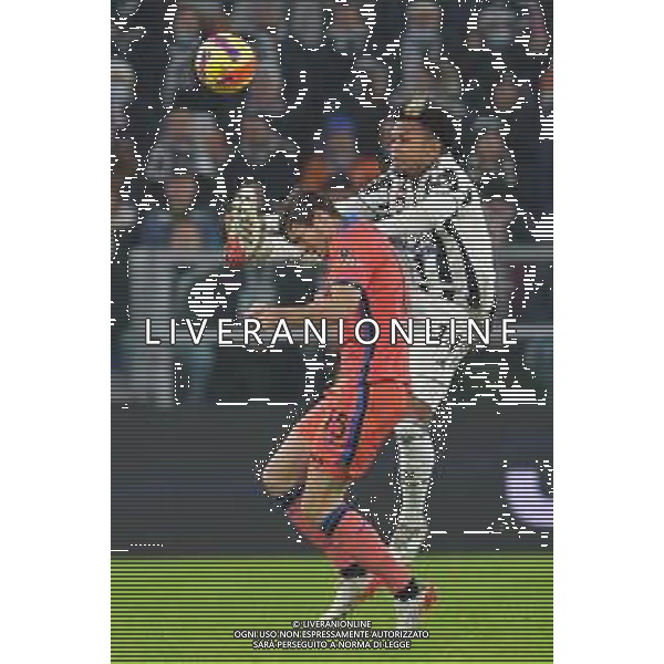 Torino 27.11.2021 Stadio Allianz Stadium ©Alessandro Falzone/Agenzia Aldo Liverani Juventus vs Atalanta Serie A Tim 2021/2022 Nella foto : WESTON MCKENNIE- MARTEN DE ROON ©FALZONE/AGENZIA ALDO LIVERANI SAS