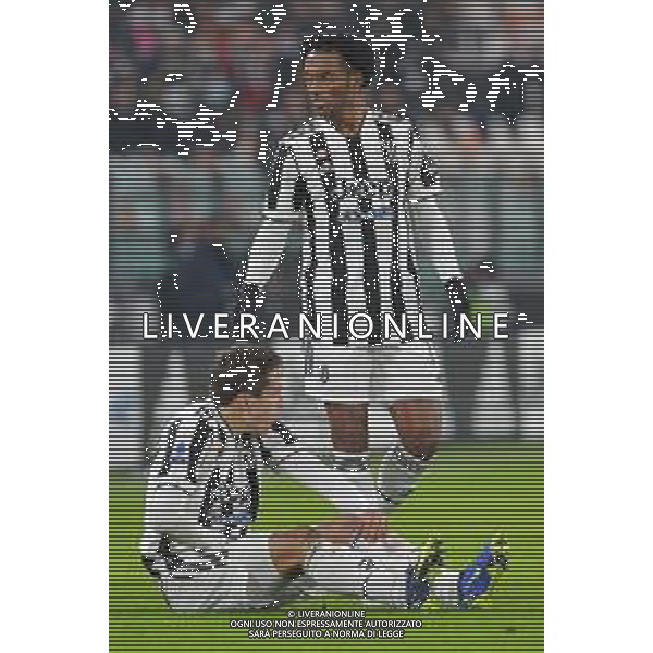 Torino 27.11.2021 Stadio Allianz Stadium ©Alessandro Falzone/Agenzia Aldo Liverani Juventus vs Atalanta Serie A Tim 2021/2022 Nella foto : FEDERICO CHIESA- JUAN CUADRADO ©FALZONE/AGENZIA ALDO LIVERANI SAS