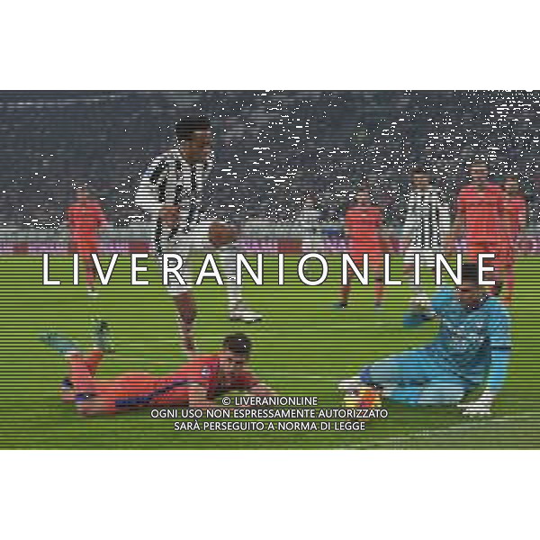 Torino 27.11.2021 Stadio Allianz Stadium ©Alessandro Falzone/Agenzia Aldo Liverani Juventus vs Atalanta Serie A Tim 2021/2022 Nella foto : CUADRADO JUAN OCCASIONE ©FALZONE/AGENZIA ALDO LIVERANI SAS
