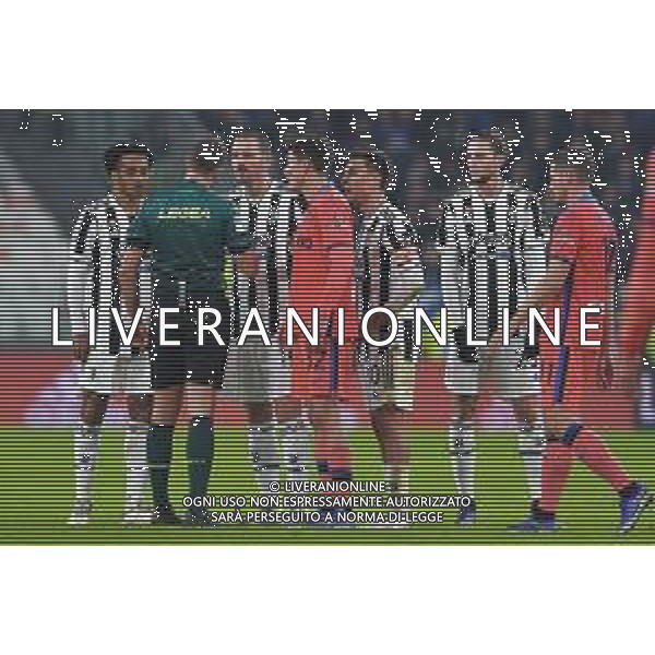 Torino 27.11.2021 Stadio Allianz Stadium ©Alessandro Falzone/Agenzia Aldo Liverani Juventus vs Atalanta 13^ giornata Serie A Tim 2021/2022 Nella foto : Proteste Juventus nei confronti di Giovanni Ayroldi