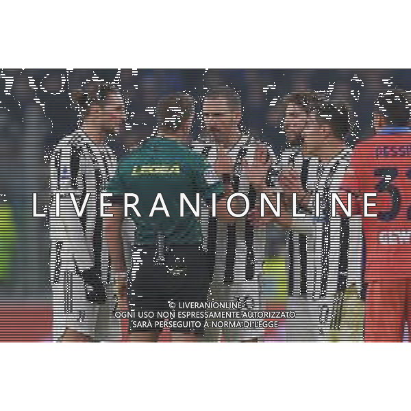 Torino 27.11.2021 Stadio Allianz Stadium ©Alessandro Falzone/Agenzia Aldo Liverani Juventus vs Atalanta 13^ giornata Serie A Tim 2021/2022 Nella foto : Proteste Juventus nei confronti di Giovanni Ayroldi per non aver concesso la regola di vantaggio