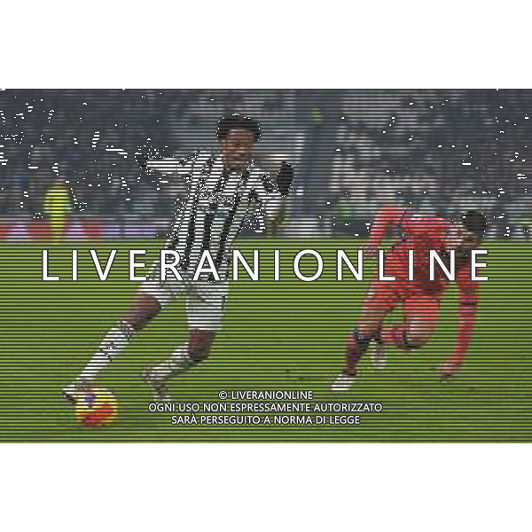 Torino 27.11.2021 Stadio Allianz Stadium ©Alessandro Falzone/Agenzia Aldo Liverani Juventus vs Atalanta 13^ giornata Serie A Tim 2021/2022 Nella foto : Juan Cuadrado-Marten De Roon