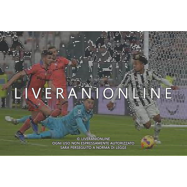 Torino 27.11.2021 Stadio Allianz Stadium ©Alessandro Falzone/Agenzia Aldo Liverani Juventus vs Atalanta 13^ giornata Serie A Tim 2021/2022 Nella foto : Weston Mckennie-Remo Freuler