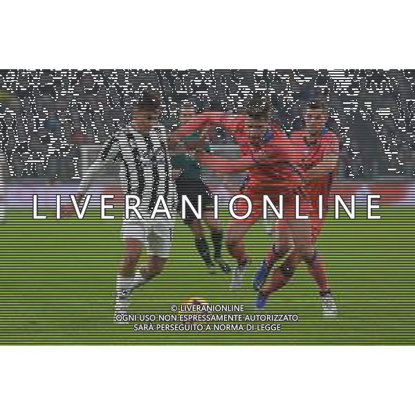 Torino 27.11.2021 Stadio Allianz Stadium ©Alessandro Falzone/Agenzia Aldo Liverani Juventus vs Atalanta 13^ giornata Serie A Tim 2021/2022 Nella foto : Paulo Dybala-Berat Djimsiti
