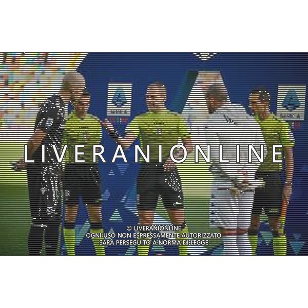 GriffoniE/LMedia - Udinese Calcio vs Genoa CFC - italian soccer Serie A match 2021/2022 28 November 2021 - Friuli - Dacia Arena stadium, Udine, Italy Photo showing: The referee of the match Francesco Meraviglia with the 2 capitains - arbitro @GriffoniE/LMedia/AGENZIA ALDO LIVERANI SAS