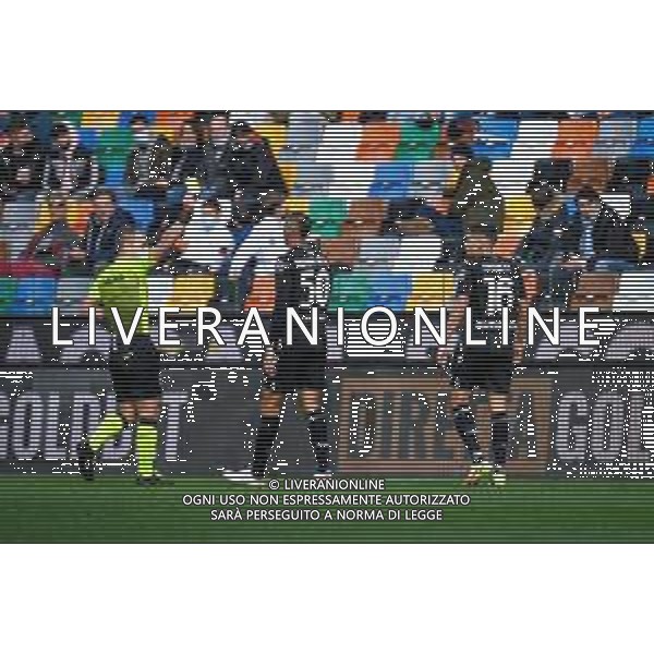 GriffoniE/LMedia - Udinese Calcio vs Genoa CFC - italian soccer Serie A match 2021/2022 28 November 2021 - Friuli - Dacia Arena stadium, Udine, Italy Photo showing: The referee of the match Francesco Meraviglia shows yellow card to Nahuel Molina (Udinese) @GriffoniE/LMedia AG ALDO LIVERANI SAS