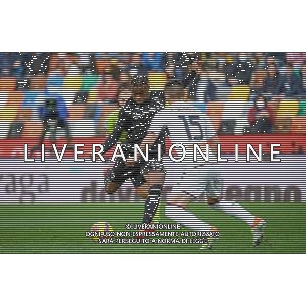 GriffoniE/LMedia - Udinese Calcio vs Genoa CFC - italian soccer Serie A match 2021/2022 28 November 2021 - Friuli - Dacia Arena stadium, Udine, Italy Photo showing: Destiny Udogie (Udinese) in action against Johan Vasquez (Genoa) @GriffoniE/LMedia AG ALDO LIVERANI SAS