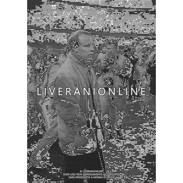 RETROSPETTIVA BERTI VOGTS ALLENATORE NAZIONALE GERMANIA NELLA FOTO BERTI VOGTS ALLENATORE DI CALCIO NAZIONALE GERMANIA A TORINO NELL\'ANNO 1991-1992 AG ALDO LIVERANI SAS