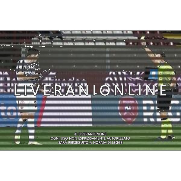 REGGINA - ASCOLI CAMPIONATO CALCIO SERIE BKT 30.11.2021 NELLA FOTO ARBITRO ABISSO ESTRAE IL CARTELLINO GIALLO PER L\'AMMONIZIONE DI CALIGARA ©GAREFFA/AGENZIA ALDO LIVERANI SAS