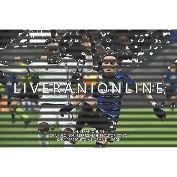 Emmanuel Gyasi (Spezia) SX e Lautaro Martinez (Inter) DX Inter vs Spezia Campionato Serie A TIM - 15a giornata Milano 01-12-2021 Stadio Giuseppe Meazza - San Siro foto Roberto Garavaglia/ag. Aldo Liverani sas /AGENZIA ALDO LIVERANI SAS