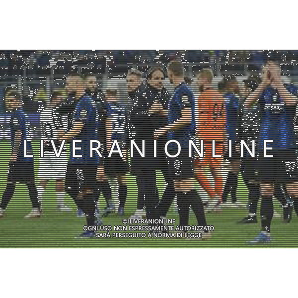 Simone Inzaghi allenatore Inter esulta con i suoi giocatori a fine gara Inter vs Spezia Campionato Serie A TIM - 15a giornata Milano 01-12-2021 Stadio Giuseppe Meazza - San Siro foto Roberto Garavaglia/ag. Aldo Liverani sas /AGENZIA ALDO LIVERANI SAS