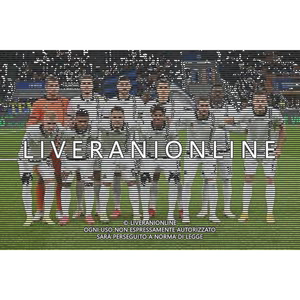 la formazione dello Spezia, in piedi da SX Ivan Provedel, Petko Hristov, Martin Erlic, Jakub Kiwior ed Emmanuel Gyasi; in basso da SX Viktor Kovalenko, Kelvin Amian, Rey Manaj, Eddie Salcedo, Jacopo Sala e Arkadiusz Reca Inter vs Spezia Campionato Serie A TIM - 15a giornata Milano 01-12-2021 Stadio Giuseppe Meazza - San Siro foto Roberto Garavaglia/ag. Aldo Liverani sas