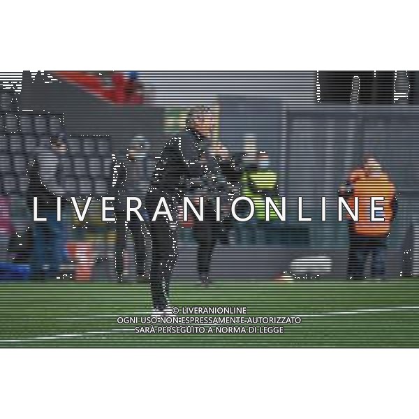 GriffoniE/LMedia - Udinese Calcio vs Genoa CFC - italian soccer Serie A match 2021/2022 28 November 2021 - Friuli - Dacia Arena stadium, Udine, Italy Photo showing: Head Coach Luca Gotti (Udinese) gestures @GriffoniE/LMedia/AGENZIA ALDO LIVERANI SAS