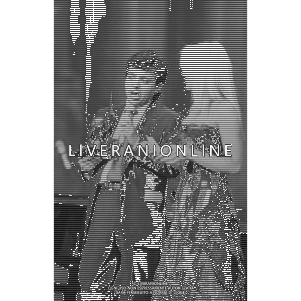 PREMIAZIONE GROLLE D\'ORO SAINT VINCENT 1989 Nella foto Heather Parisi con Piero Chiambretti ©ARCHIVIO/AGENZIA ALDO LIVERANI SAS
