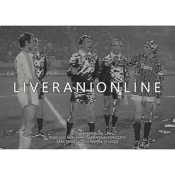 22-02-1984 MILANO OTTAVI DI FINALE DI COPPA ITALIA RITORNO MILAN-VICENZA 2-1 NELLA FOTO ARBITRO ANGELO ANGELELLI CON I DUE CAPITANI FRANCO BARESI E ALBERTO BIGON AG ALDO LIVERANI SAS