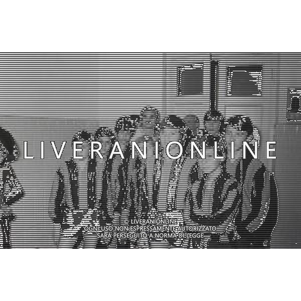 IL CALCIATORE ALESSANDRO MAZZOLA CON I RAGAZZI DELLE GIOVANILI DELL\'INTER NEL 1977 ©Archivio Giovanni Liverani/AGENZIA ALDO LIVERANI SAS