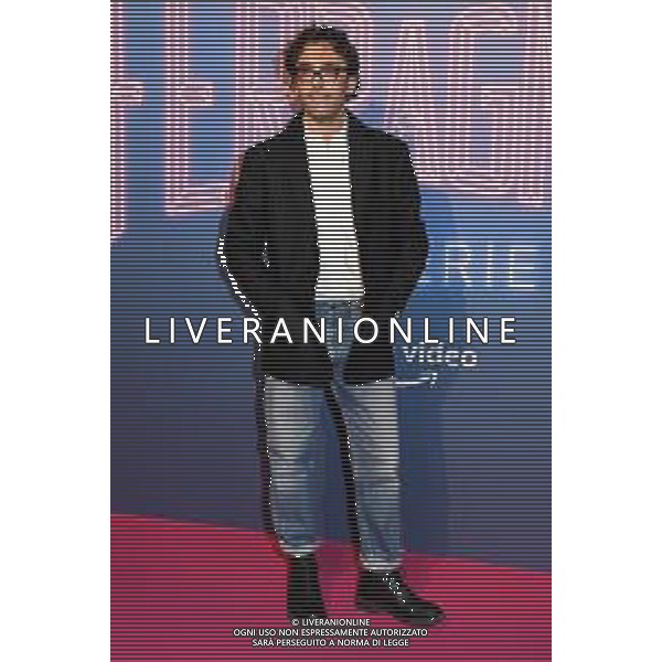 ¬© TVRG Photocall The Ferragnez nella foto Lorenzo Serafini stilista Milano 02-12-2021 Photocall presso il cinema Odeon di via Santa Radegonda per la premiere di The Ferragnez - La Serie il docu-reality con protagonisti Chiara Ferragni e Fedez foto Roberto Garavaglia/ag. Aldo Liverani sas/AGENZIA ALDO LIVERANI SAS