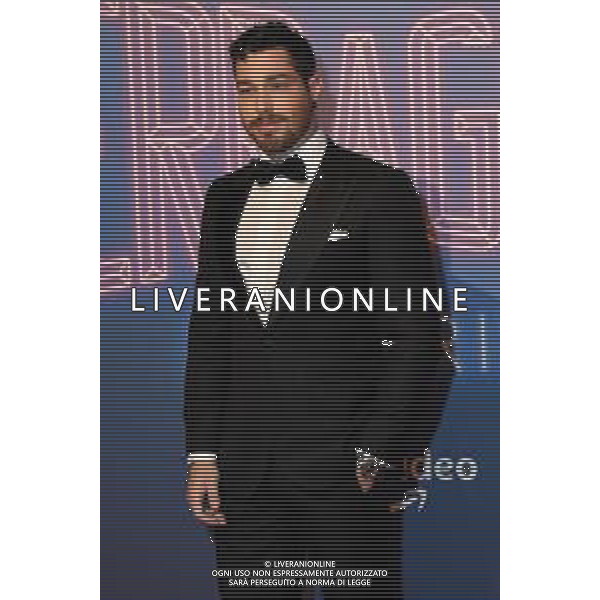 ¬© TVRG Photocall The Ferragnez nella foto Luca Vezil compagno di Valentina Ferragni Milano 02-12-2021 Photocall presso il cinema Odeon di via Santa Radegonda per la premiere di The Ferragnez - La Serie il docu-reality con protagonisti Chiara Ferragni e Fedez foto Roberto Garavaglia/ag. Aldo Liverani sas/AGENZIA ALDO LIVERANI SAS