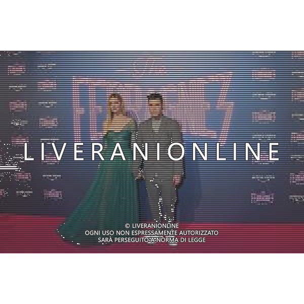 ¬© TVRG Photocall The Ferragnez nella foto Chiara Ferragni e Fedez Milano 02-12-2021 Photocall presso il cinema Odeon di via Santa Radegonda per la premiere di The Ferragnez - La Serie il docu-reality con protagonisti Chiara Ferragni e Fedez foto Roberto Garavaglia/ag. Aldo Liverani sas/AGENZIA ALDO LIVERANI SAS