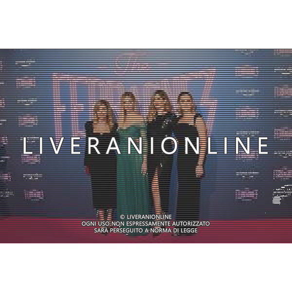 ¬© TVRG Photocall The Ferragnez nella foto da SX Marina Di Guardo con le figlie Chiara Ferragni, Francesca Ferragni e Valentina Ferragni Milano 02-12-2021 Photocall presso il cinema Odeon di via Santa Radegonda per la premiere di The Ferragnez - La Serie il docu-reality con protagonisti Chiara Ferragni e Fedez foto Roberto Garavaglia/ag. Aldo Liverani sas/AGENZIA ALDO LIVERANI SAS