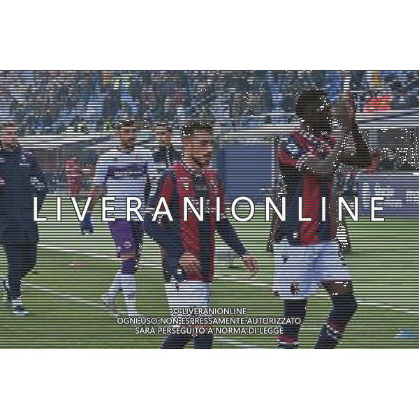 BOLOGNA vs FIORENTINA Campionato di calcio SERIE A TIM 05.12.2021 NELLA FOTO MUSA BARROW SALUTA I TIFOSI DOPO IL GOAL A FINE PRIMO TEMPO ©VILLANI / AGENZIA ALDO LIVERANI SAS