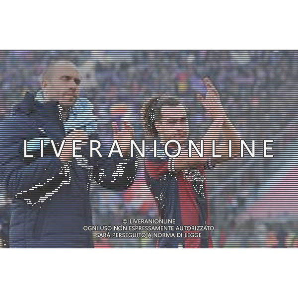 BOLOGNA vs FIORENTINA Campionato di calcio SERIE A TIM 05.12.2021 NELLA FOTO ARTHUR THEATE E LORENZO DE SILVESTRI A FINE PARTITA ©VILLANI / AGENZIA ALDO LIVERANI SAS