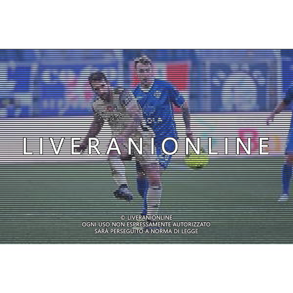 ¬© TVRG Antonio Caracciolo (Pisa) SX e Antonino La Gumina (Como) DX Como vs Pisa Campionato Serie BKT - 16a giornata Como 05-12-2021 Stadio Giuseppe Sinigaglia foto Roberto Garavaglia/ag. Aldo Liverani sas/AGENZIA ALDO LIVERANI SAS
