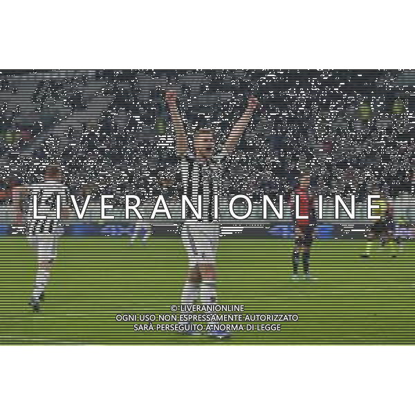 Torino 05.12.2021 Stadio Allianz Stadium ©Alessandro Falzone/Agenzia Aldo Liverani Juventus vs Genoa Serie A Tim 2021/2022 Nella foto : ESULTANZA MATTHIJS DE LIGT DOPO GOL DI CUADRADO JUAN ©FALZONEAGENZIA ALDO LIVERANI SAS