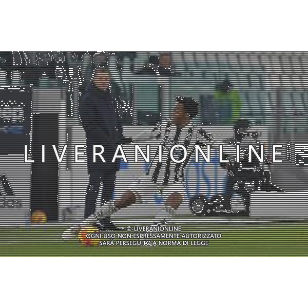 Torino 05.12.2021 Stadio Allianz Stadium ©Alessandro Falzone/Agenzia Aldo Liverani Juventus vs Genoa Serie A Tim 2021/2022 Nella foto : CUADRADO JUAN ©FALZONE/AGENZIA ALDO LIVERANI SAS