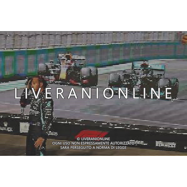 Race winner Lewis Hamilton (GBR) Mercedes AMG F1 in parc ferme. 05.12.2021. Formula 1 World Championship, Rd 21, Saudi Arabian Grand Prix, Jeddah, Saudi Arabia, Race Day. - www.xpbimages.com, EMail: requests@xpbimages.com © Copyright: Moy / XPB Images/AGENZIA ALDO LIVERANI SAS - ITALY ONLY EDITORIAL USE ONLY